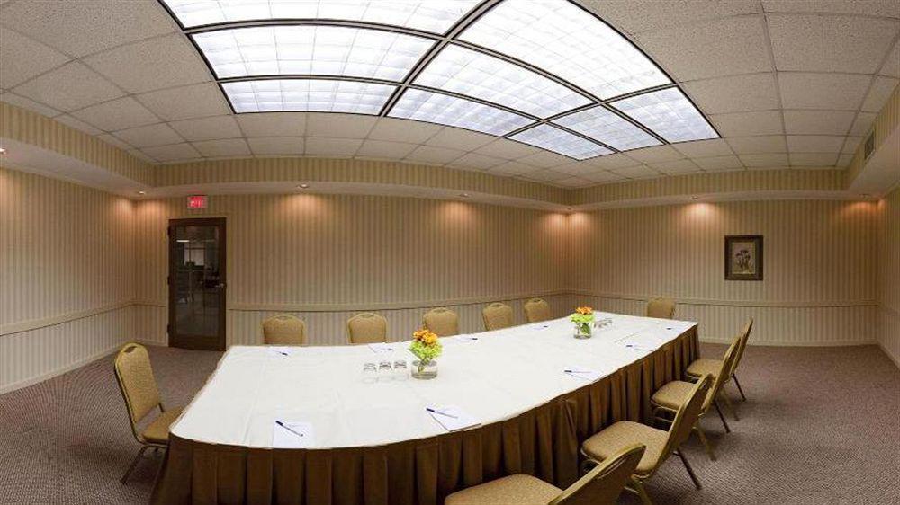 Holiday Inn Express Little Rock-Airport By Ihg Екстериор снимка