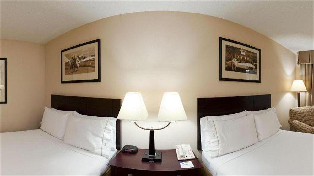 Holiday Inn Express Little Rock-Airport By Ihg Екстериор снимка