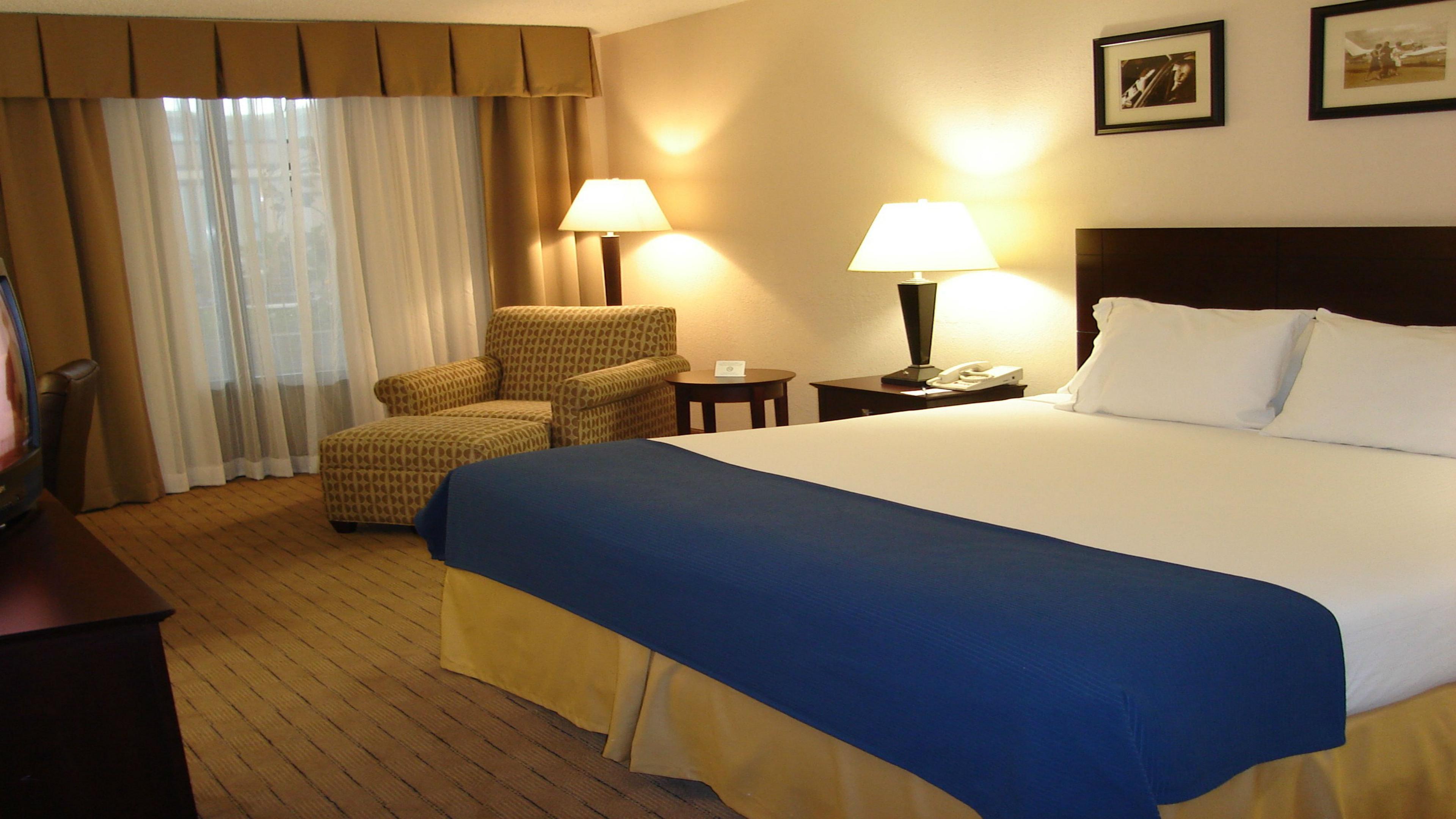 Holiday Inn Express Little Rock-Airport By Ihg Екстериор снимка