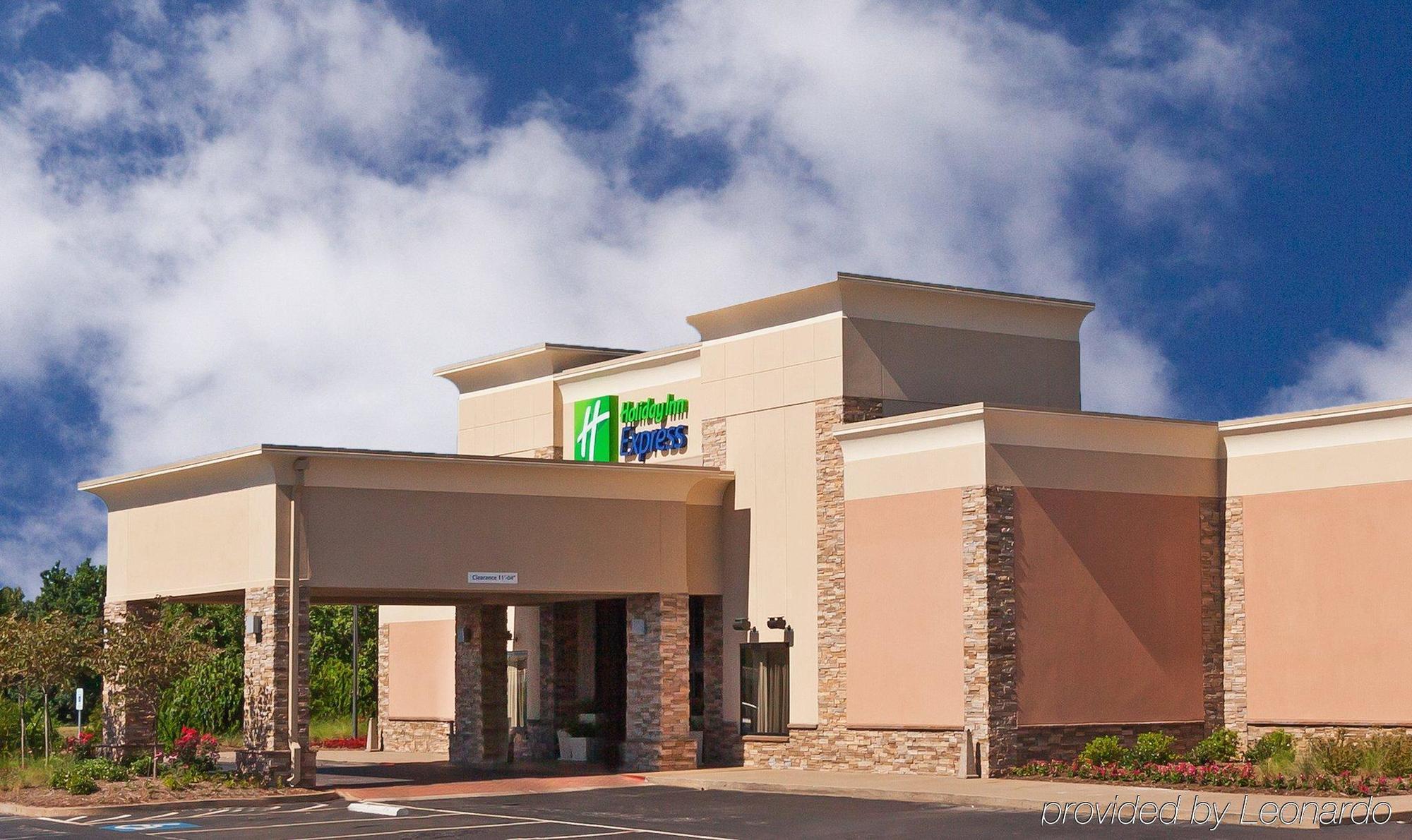 Holiday Inn Express Little Rock-Airport By Ihg Екстериор снимка